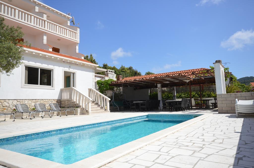 Villa Castello Zrnovo Bagian luar foto