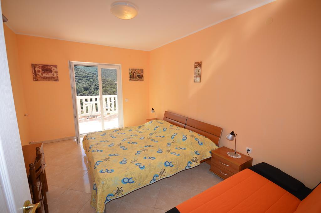 Villa Castello Zrnovo Bagian luar foto