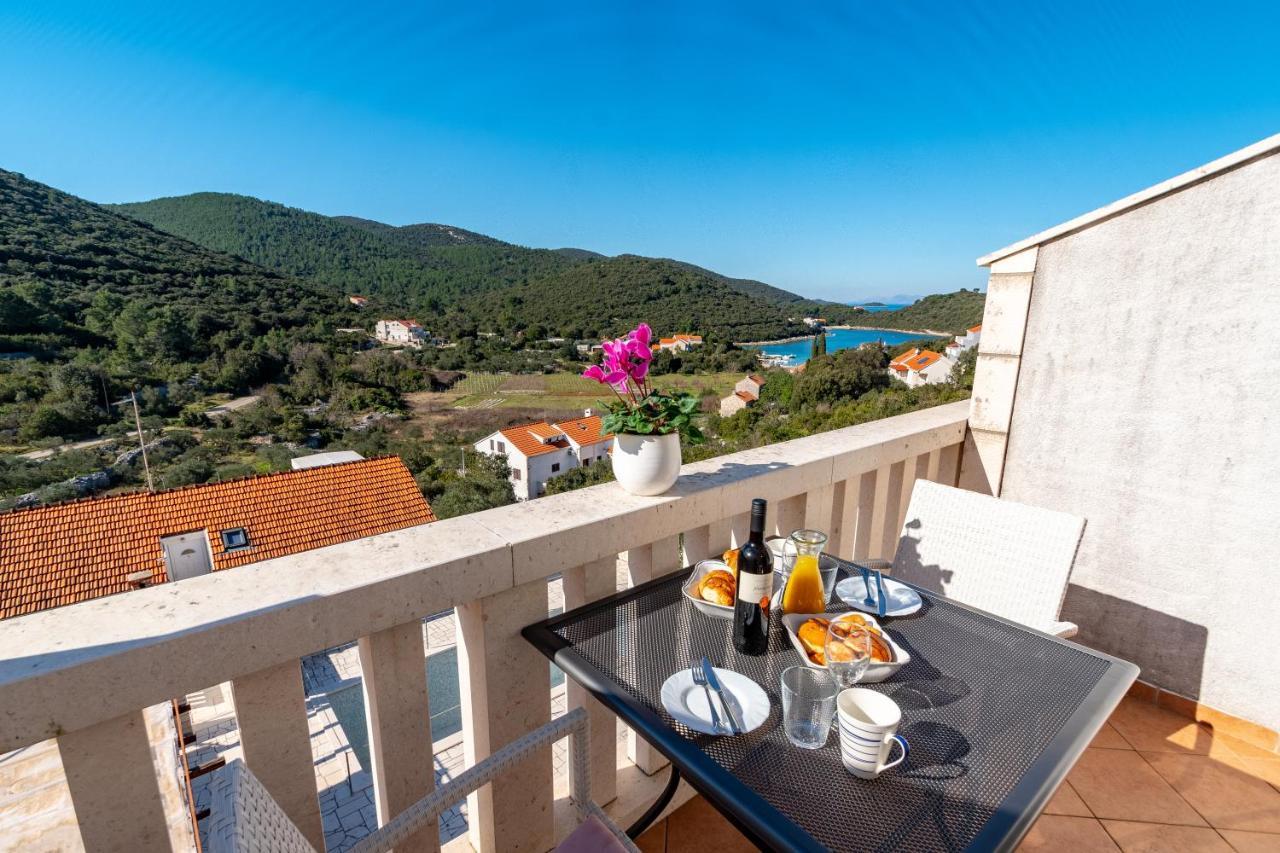 Villa Castello Zrnovo Bagian luar foto