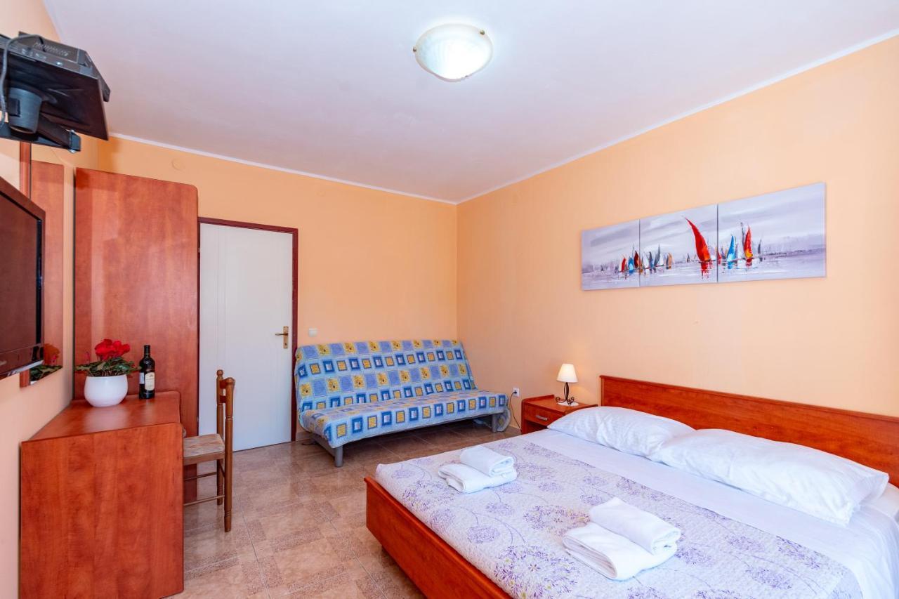 Villa Castello Zrnovo Bagian luar foto